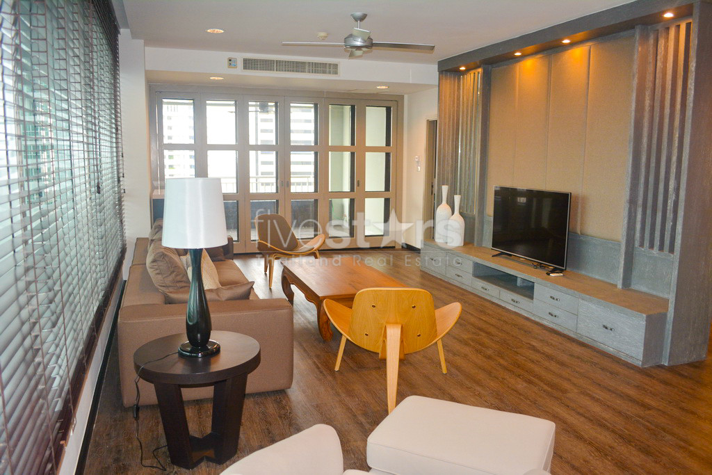 Appartement 2 chambres spacieux à louer quartier Phromphong