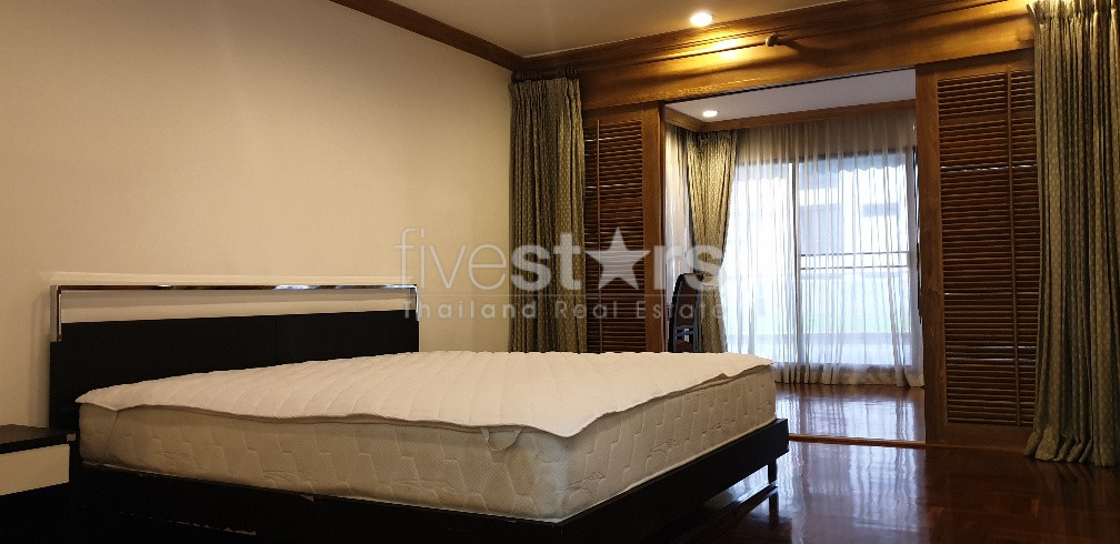newly renovated penthouse,Duplex unit, bright, private big terrace & garden, photo 12