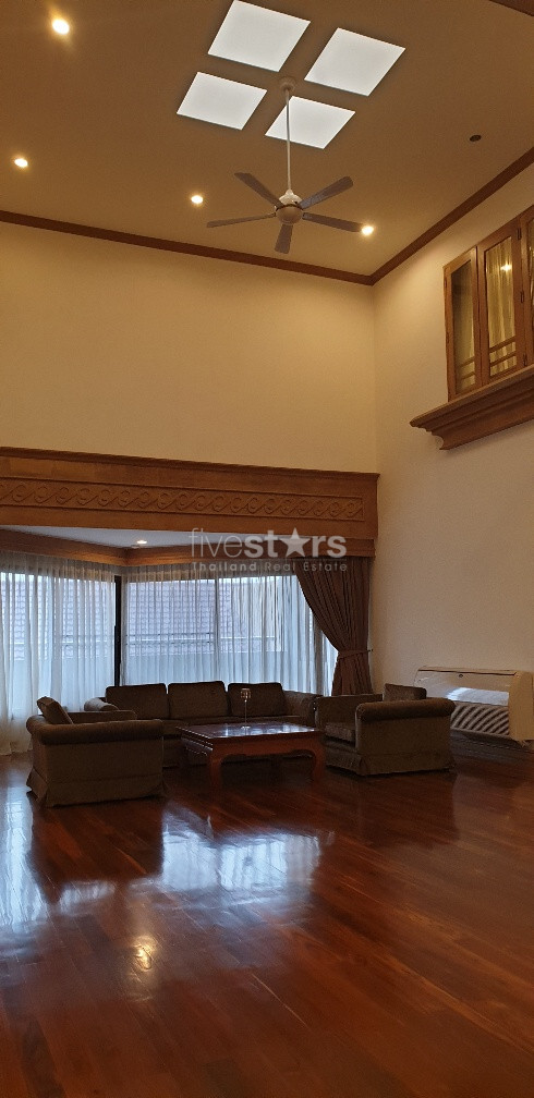 newly renovated penthouse,Duplex unit, bright, private big terrace & garden, photo 13
