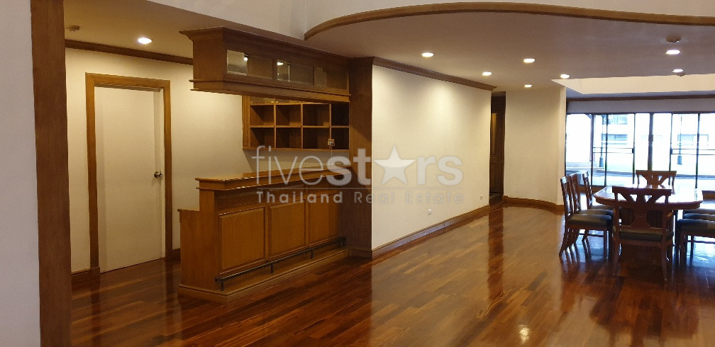 newly renovated penthouse,Duplex unit, bright, private big terrace & garden, photo 15