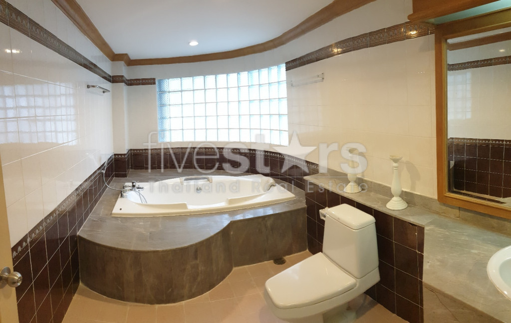 newly renovated penthouse,Duplex unit, bright, private big terrace & garden, photo 9