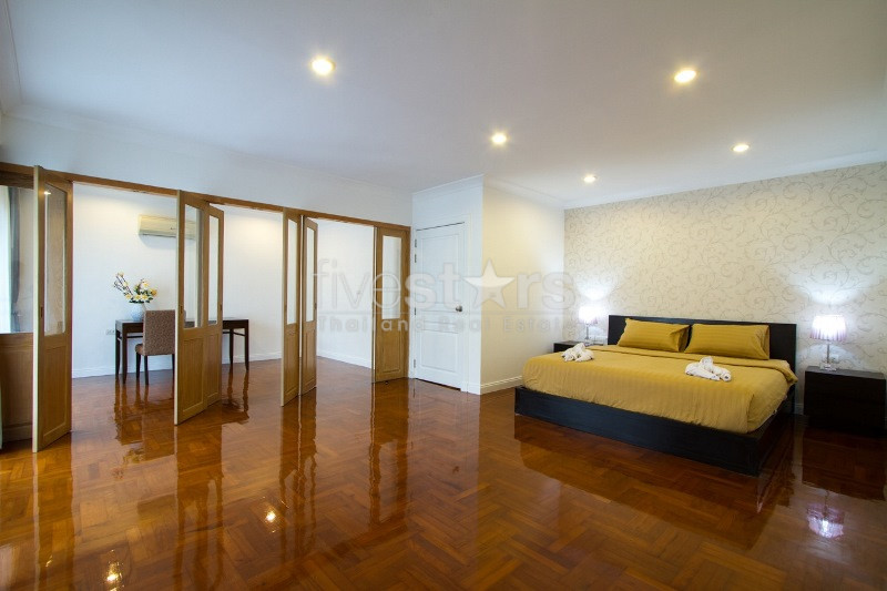 Duplex 3 bedrooms apartment for rent in Phrompong, photo 13