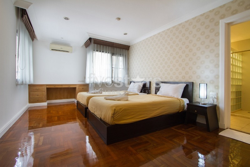 Duplex 3 bedrooms apartment for rent in Phrompong, photo 19