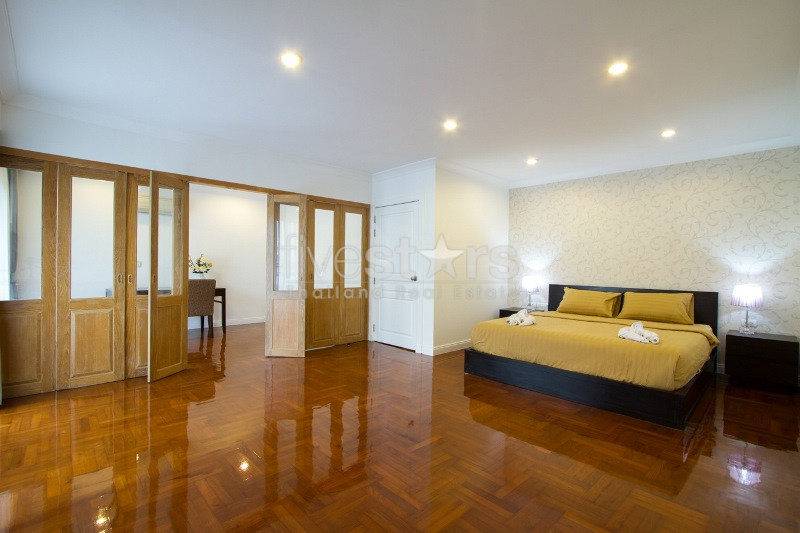 Duplex 3 bedrooms apartment for rent in Phrompong, photo 14