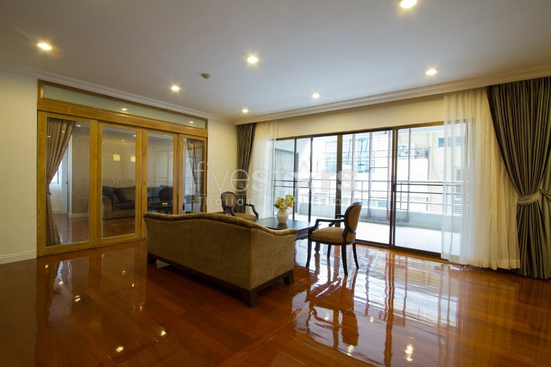 Duplex 3 bedrooms apartment for rent in Phrompong, photo 9