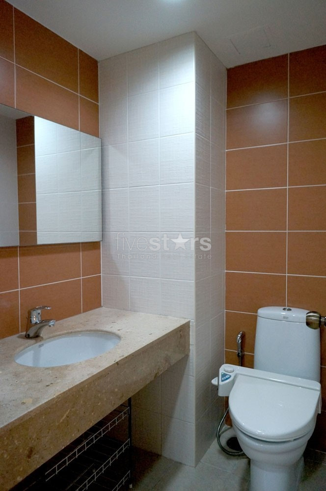 2 bedroom condo for rent on Phrom Phong, photo 13