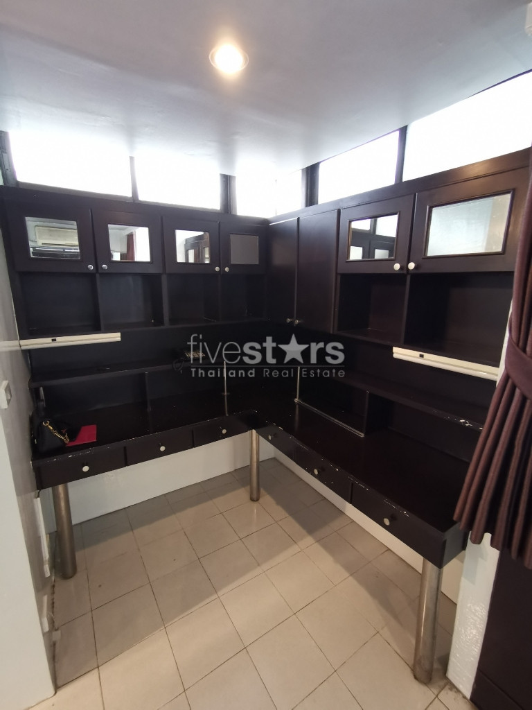 2 bedroom specious condo for rent on Phrom Phong, photo 11