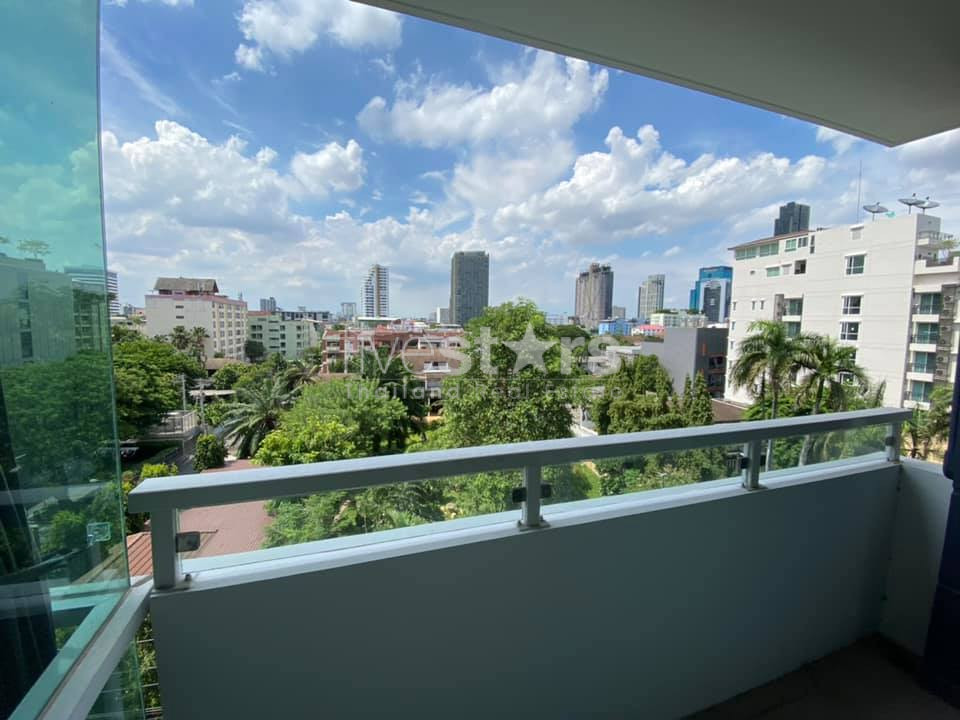 Appartement de 2 chambres spacieux à vendre à Thonglor, photo 6