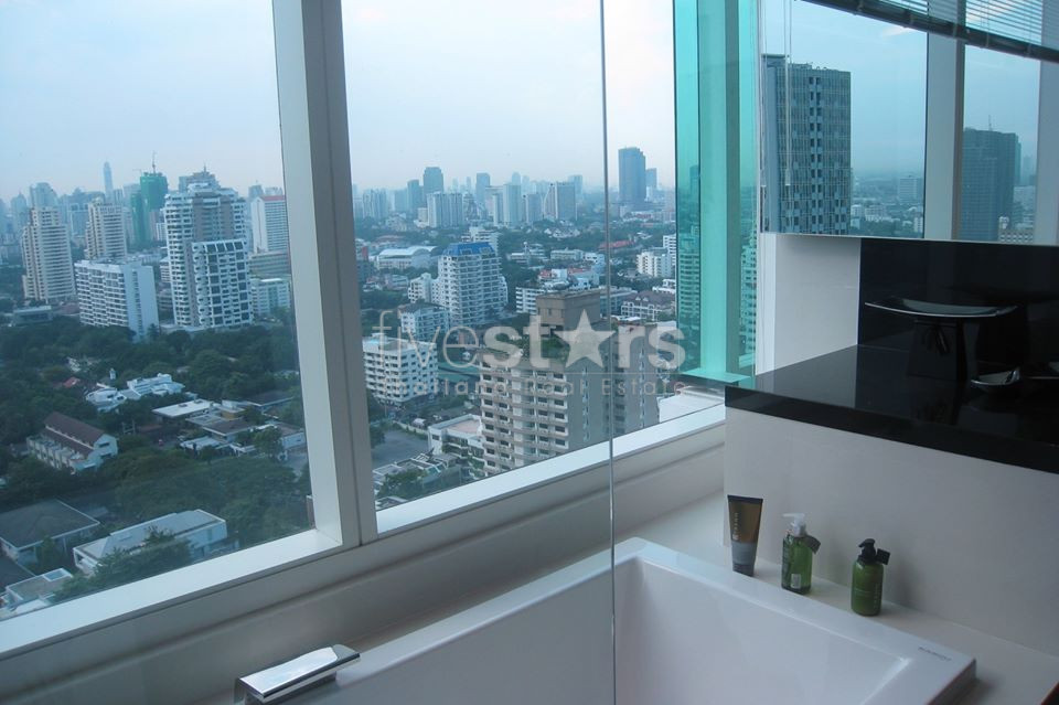 Condo spacieux de 2 chambres à louer sur Thong Lo, photo 9