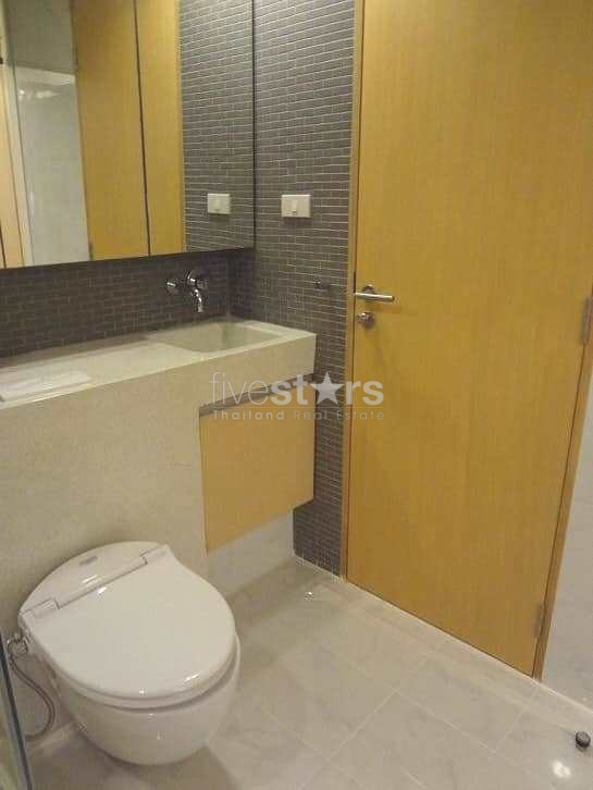 1 bedroom condo for sale in Phrompong, photo 10