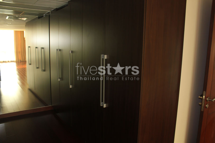 3 bedroom condo private pool for rent on Phrom Phong, photo 13