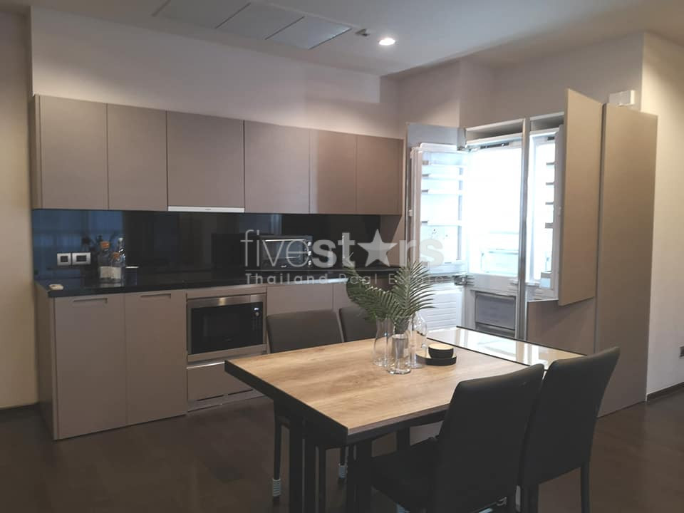 Modern 2 bedrooms condo for sale near BTS Phromphong, photo 5