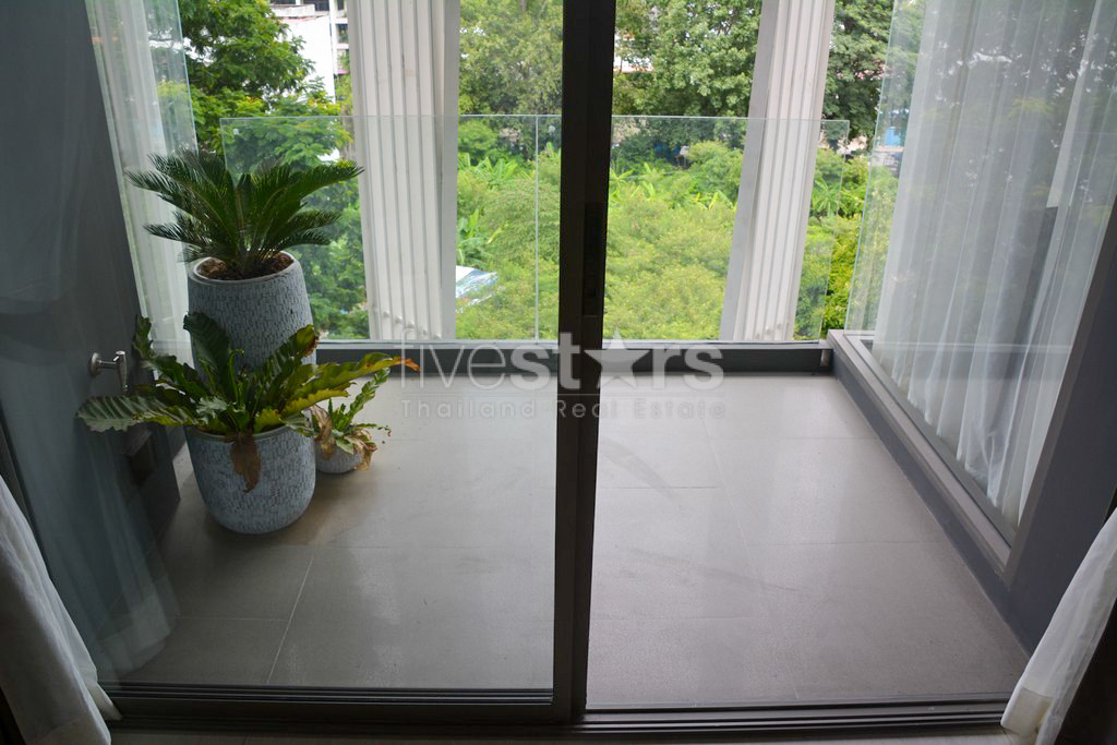 Appartement 3 chambres moderne et spacieux quartier Phromphong, photo 2