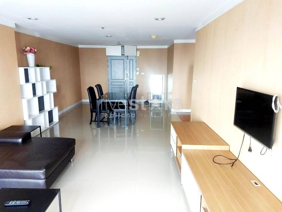 3 bedrooms condo for rent in Sukhumvit near BTS Phromphong