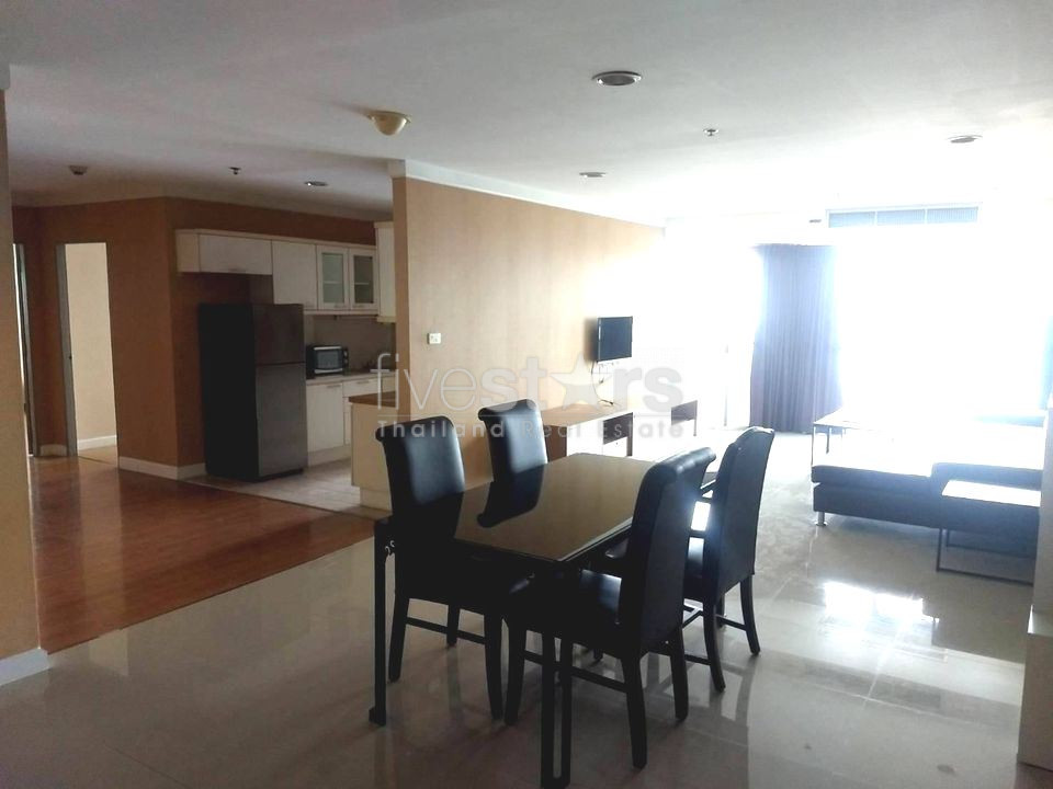 3 bedrooms condo for rent in Sukhumvit near BTS Phromphong, photo 6