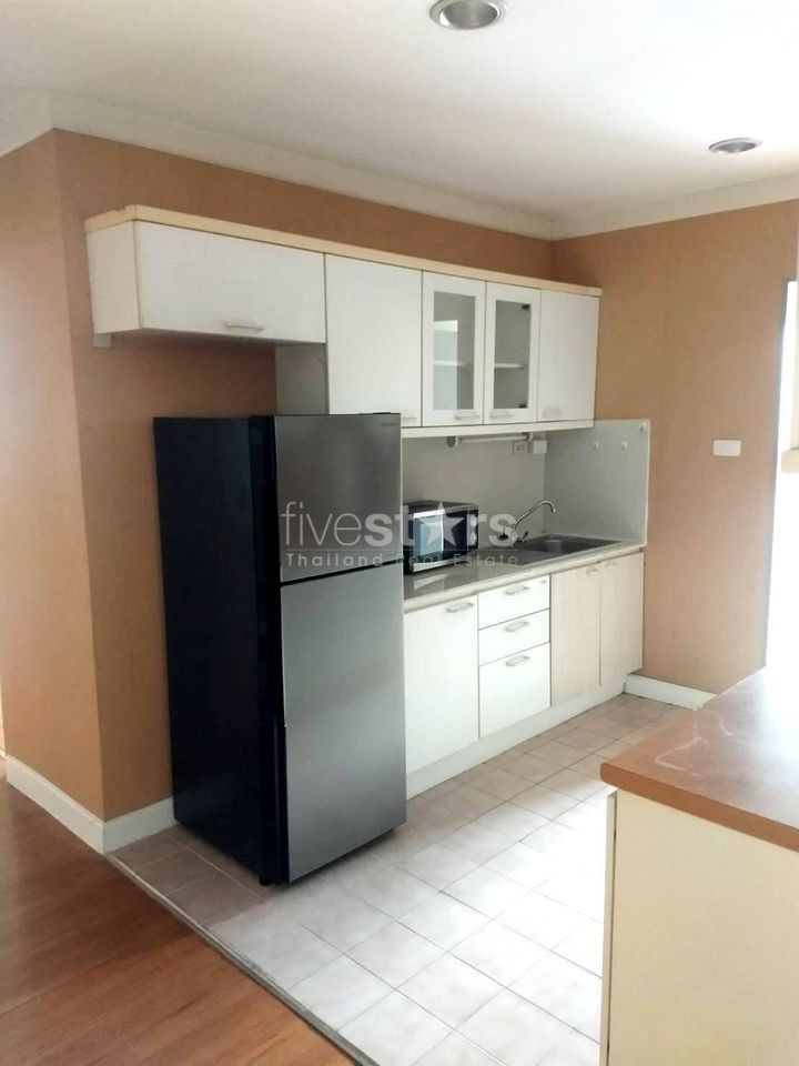 3 bedrooms condo for rent in Sukhumvit near BTS Phromphong, photo 11
