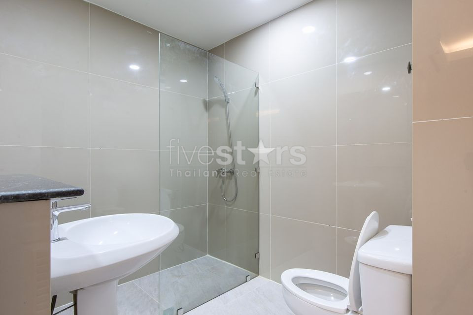 Newly renovated 3 bedrooms condo for rent in Sukhumvit near BTS Phromphong, photo 15