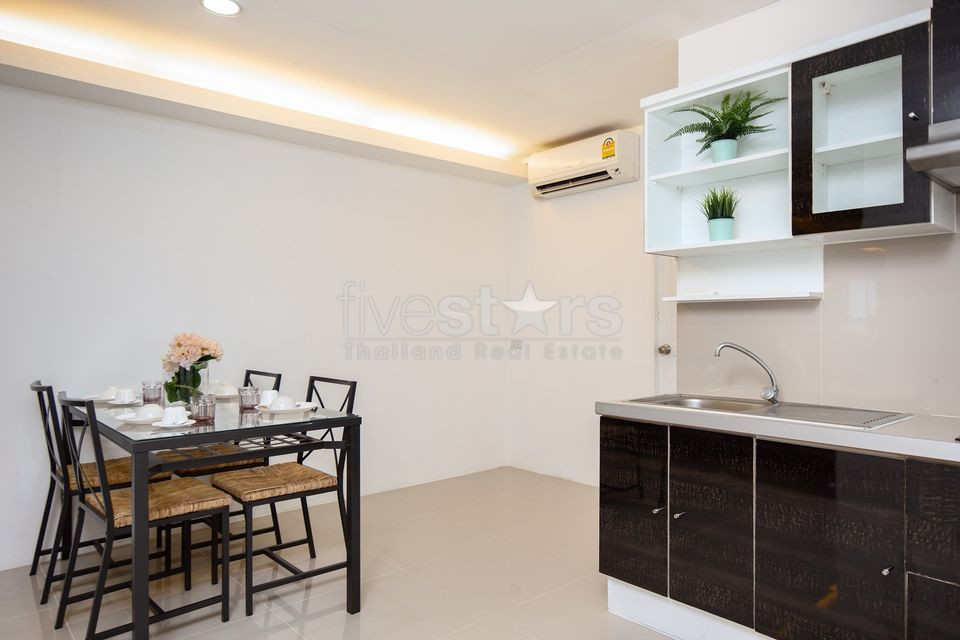 Newly renovated 3 bedrooms condo for rent in Sukhumvit near BTS Phromphong, photo 2