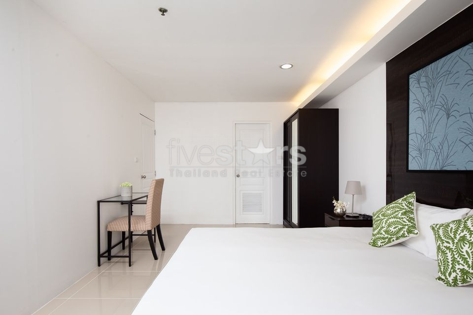 Newly renovated 3 bedrooms condo for rent in Sukhumvit near BTS Phromphong, photo 14