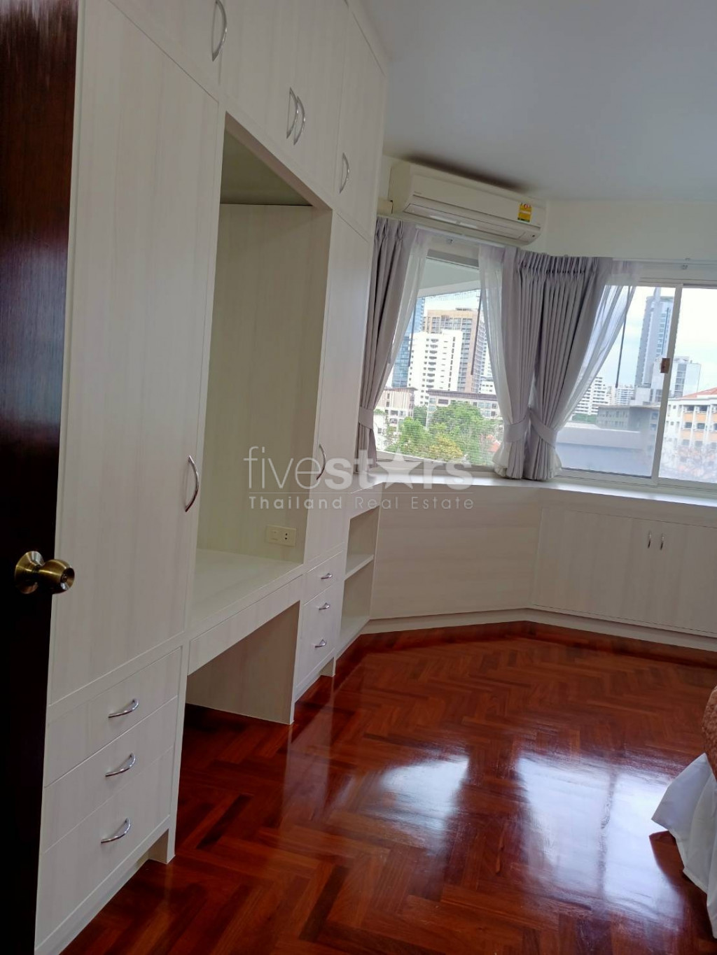 Appartement de 3 chambres acceptant les animaux à louer sur Phrom Phong, photo 12