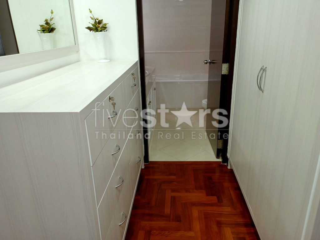 Appartement de 3 chambres acceptant les animaux à louer sur Phrom Phong, photo 13