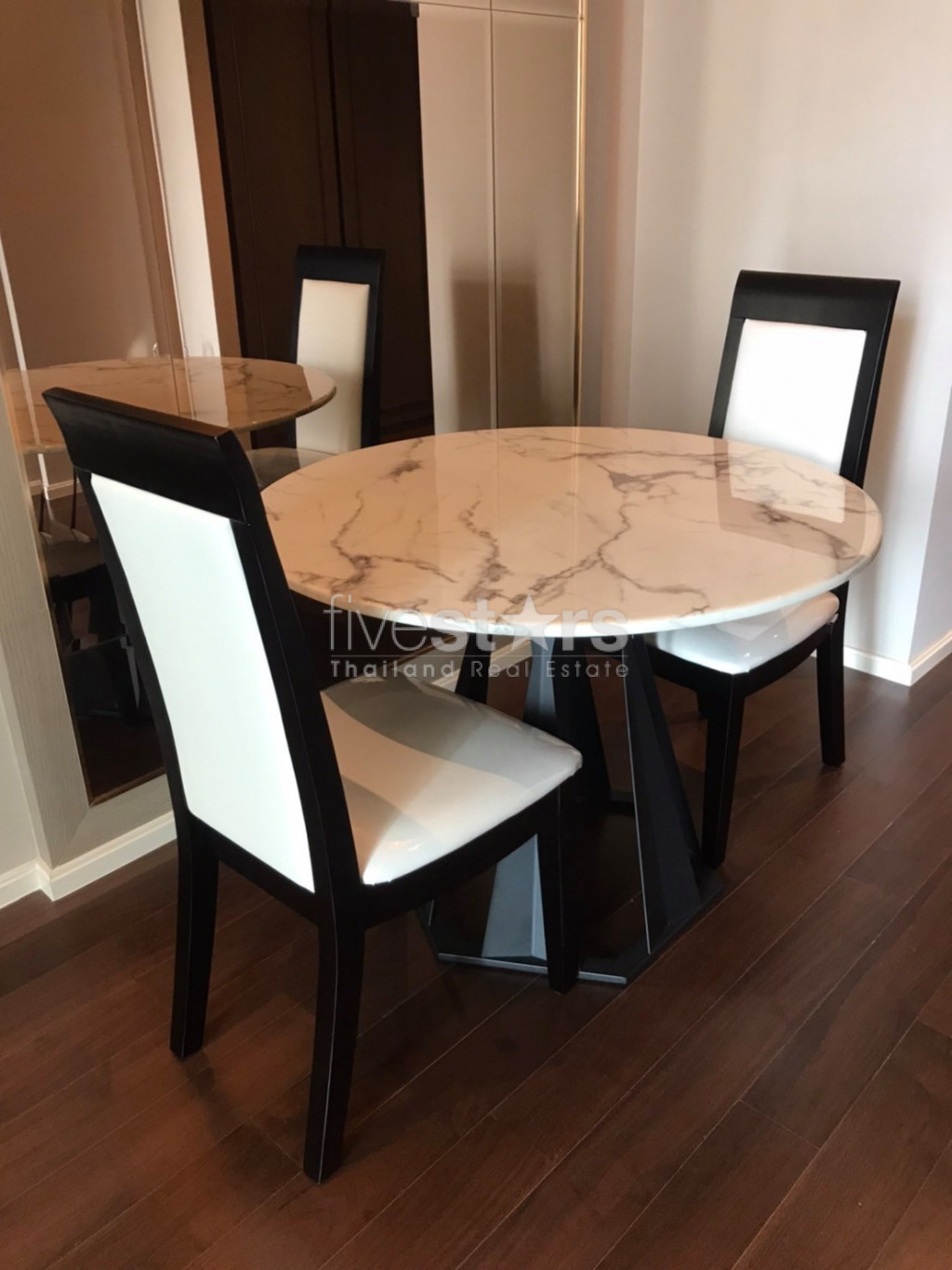 High-end 2 bedroom condo only 200m from BTS Phromphong, photo 4