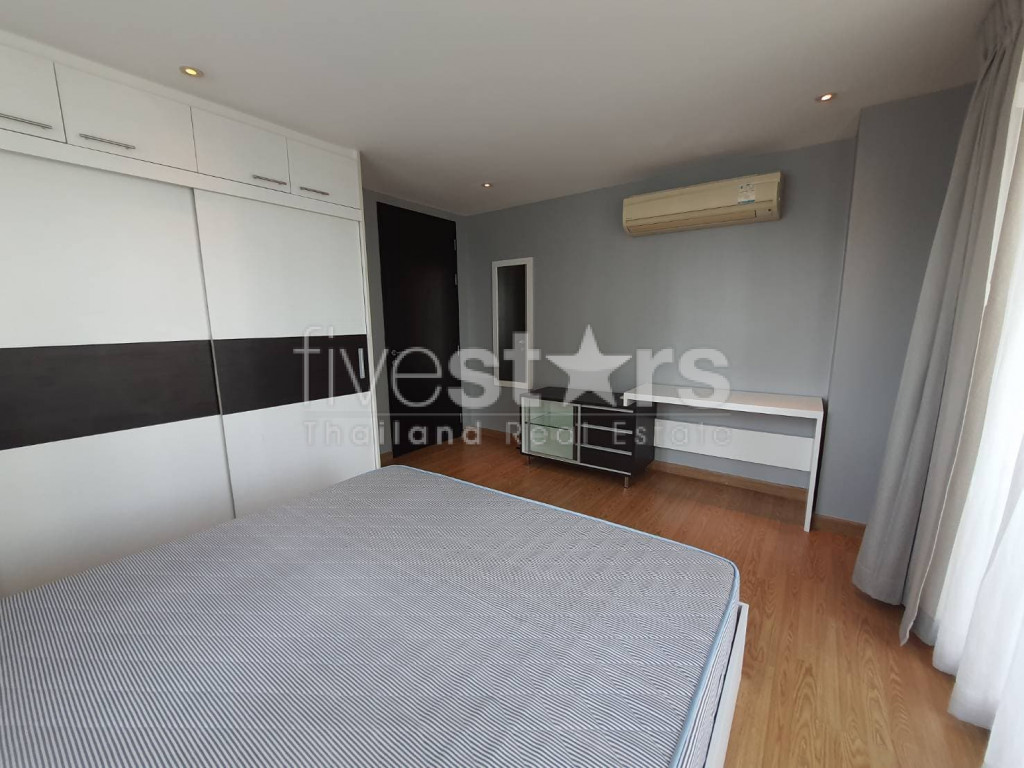 Condo de grande hauteur de 2 chambres à vendre près du BTS Thonglor, photo 3