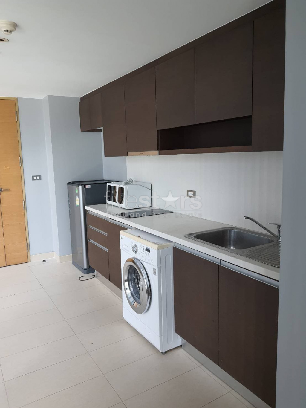 Highrise 2 bedroom condo for rent close BTS Thonglor, photo 3