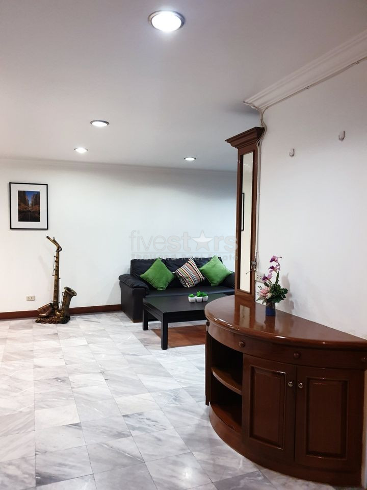 3 bedrooms condo for rent in Phrompong, photo 2