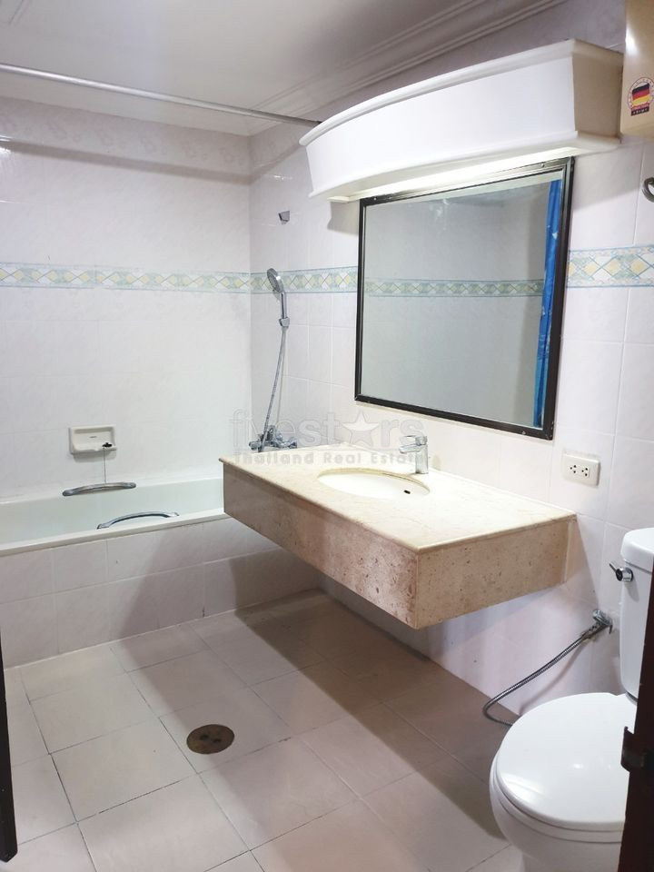 3 bedrooms condo for rent in Phrompong, photo 11