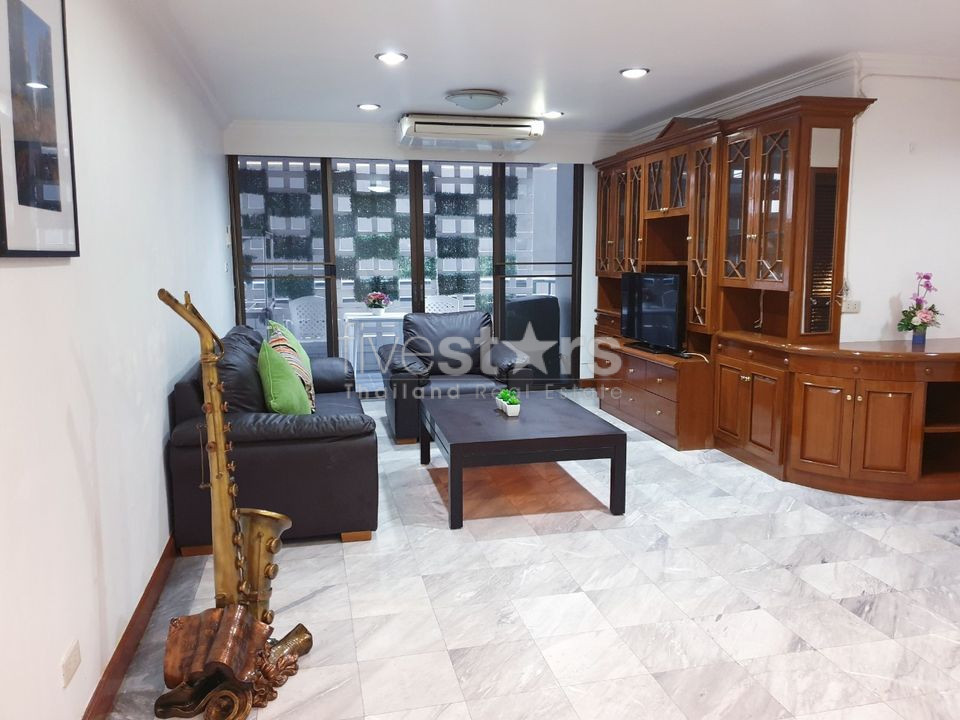 3 bedrooms condo for rent in Phrompong