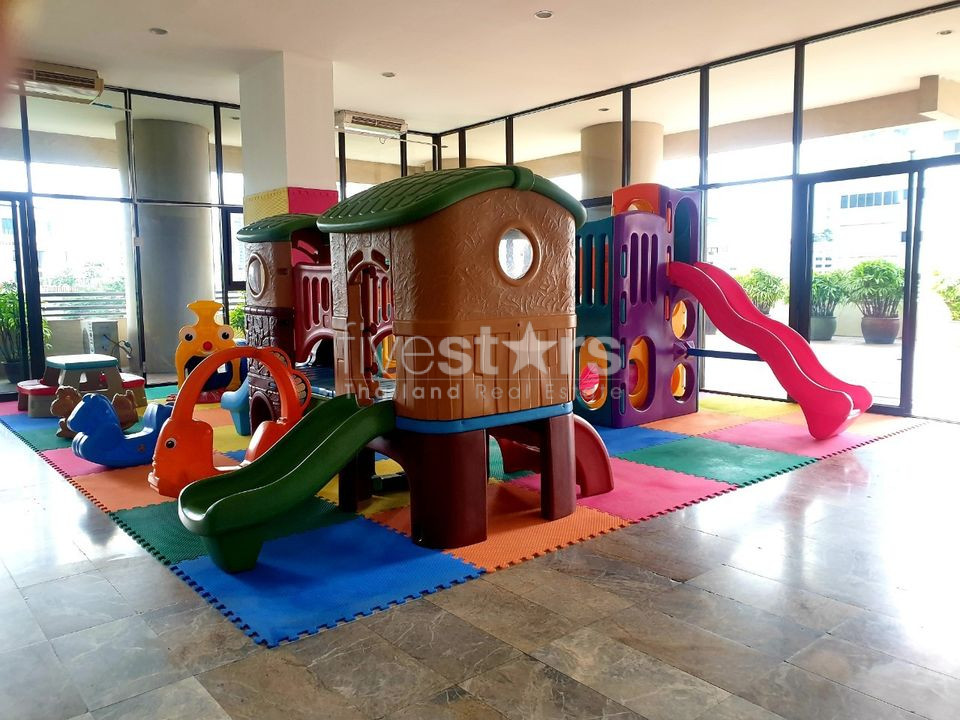 3 bedrooms condo for rent in Phrompong, photo 19