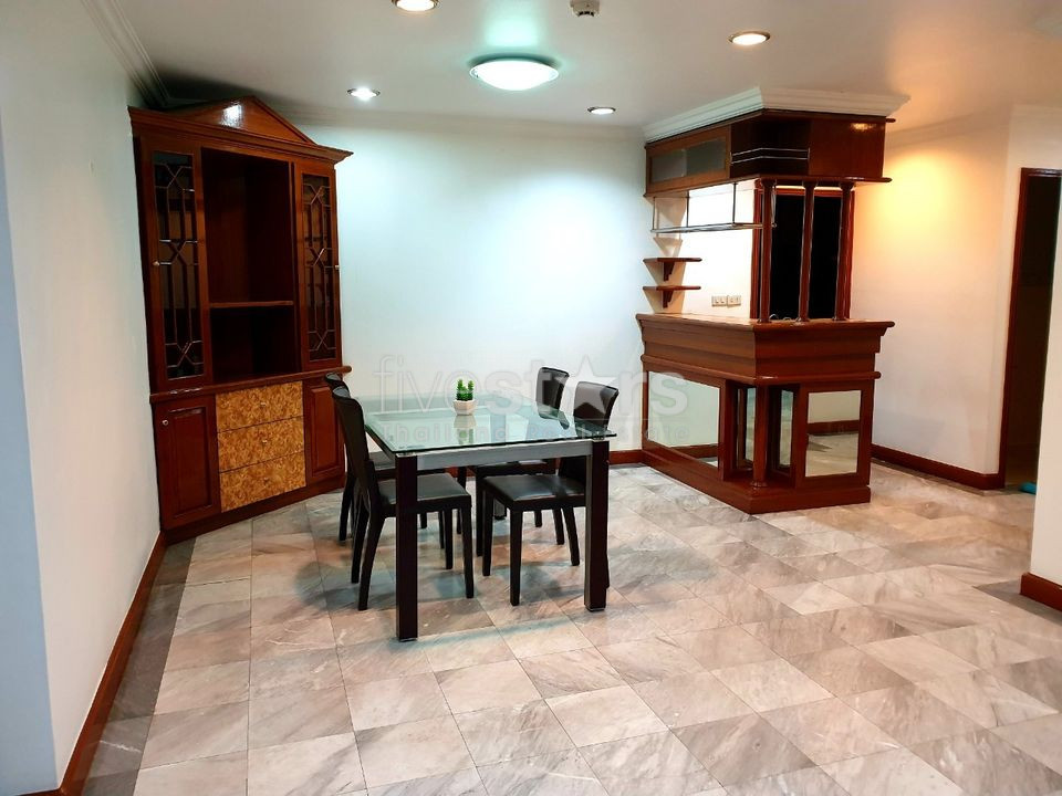 3 bedrooms condo for rent in Phrompong, photo 4