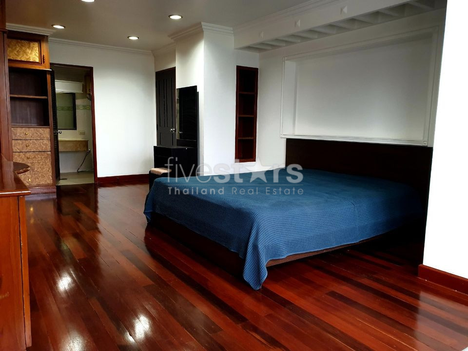 3 bedrooms condo for rent in Phrompong, photo 3