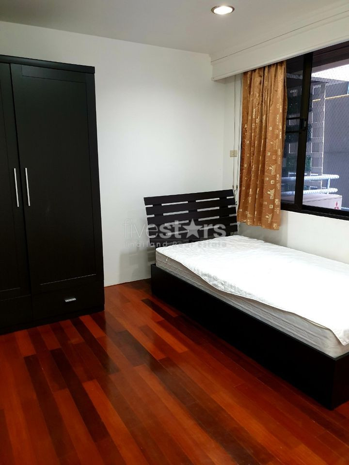 3 bedrooms condo for rent in Phrompong, photo 6