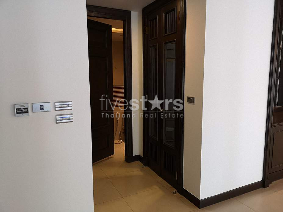 Appartement luxueux de 4 chambres à louer à Phrompong, photo 10
