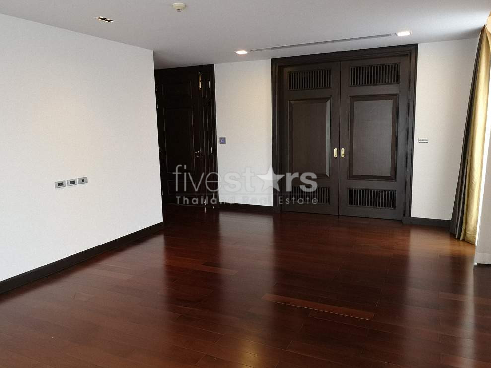 Appartement luxueux de 4 chambres à louer à Phrompong, photo 13