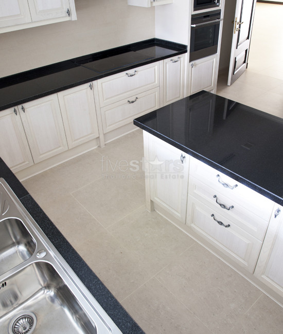Appartement luxueux de 4 chambres à louer à Phrompong, photo 15