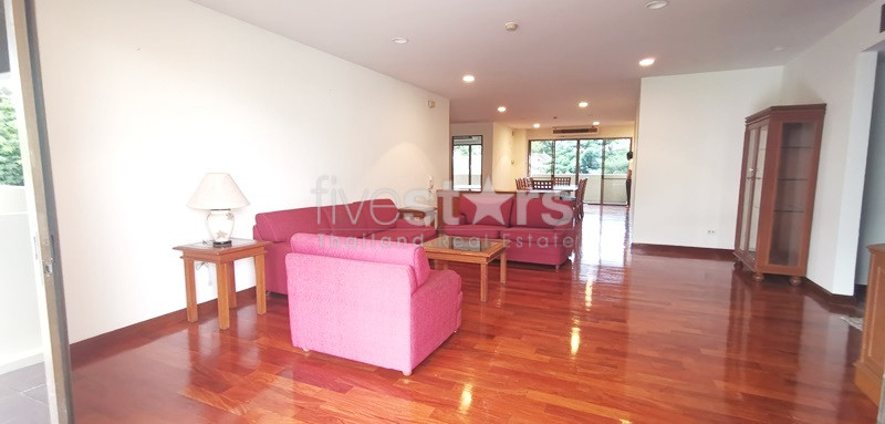 Spacious 3 bedrooms with big balcony.