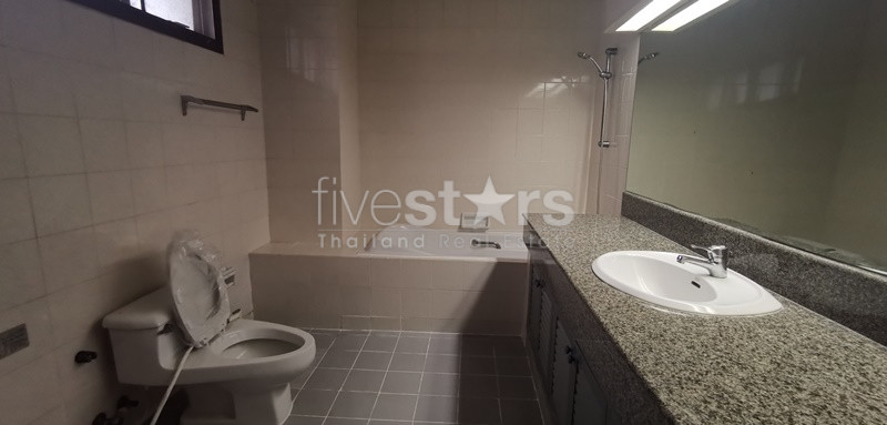 Spacious 3 bedrooms with big balcony., photo 13