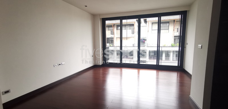 Appartement de standing avec 4 chambres quartier phrompong, photo 11