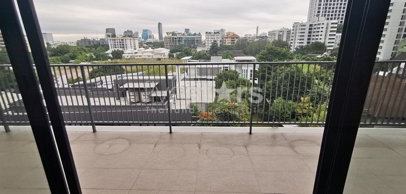 Appartement de standing avec 4 chambres quartier phrompong, photo 14