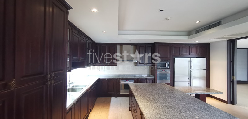 Appartement de standing avec 4 chambres quartier phrompong, photo 7