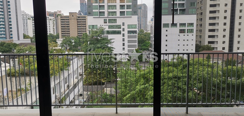 Appartement de standing avec 4 chambres quartier phrompong, photo 9