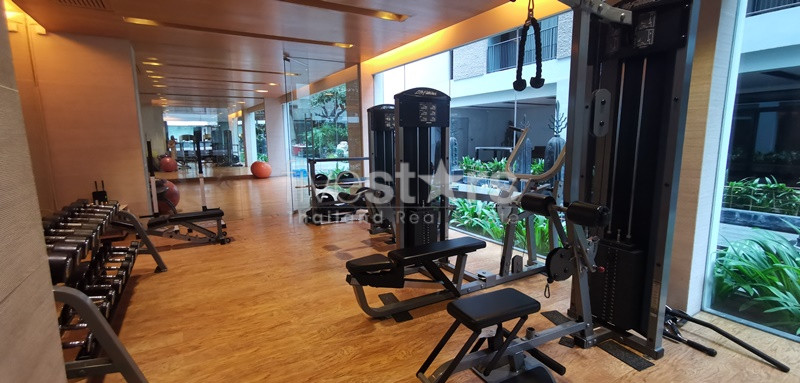 Appartement de standing avec 4 chambres quartier phrompong, photo 19