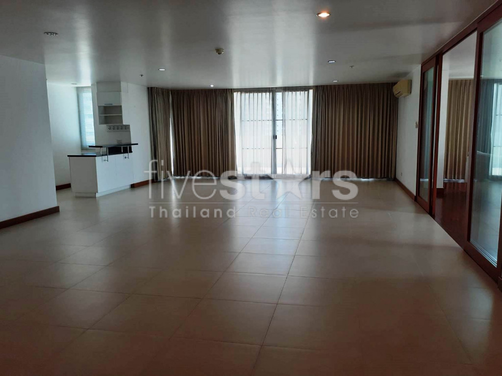 4 bedroom condo for rent on Phrom Phong, photo 6