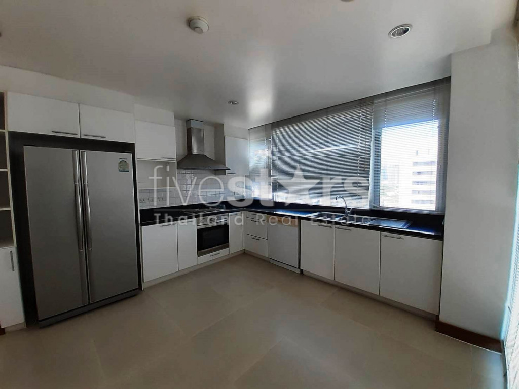 4 bedroom condo for rent on Phrom Phong, photo 5