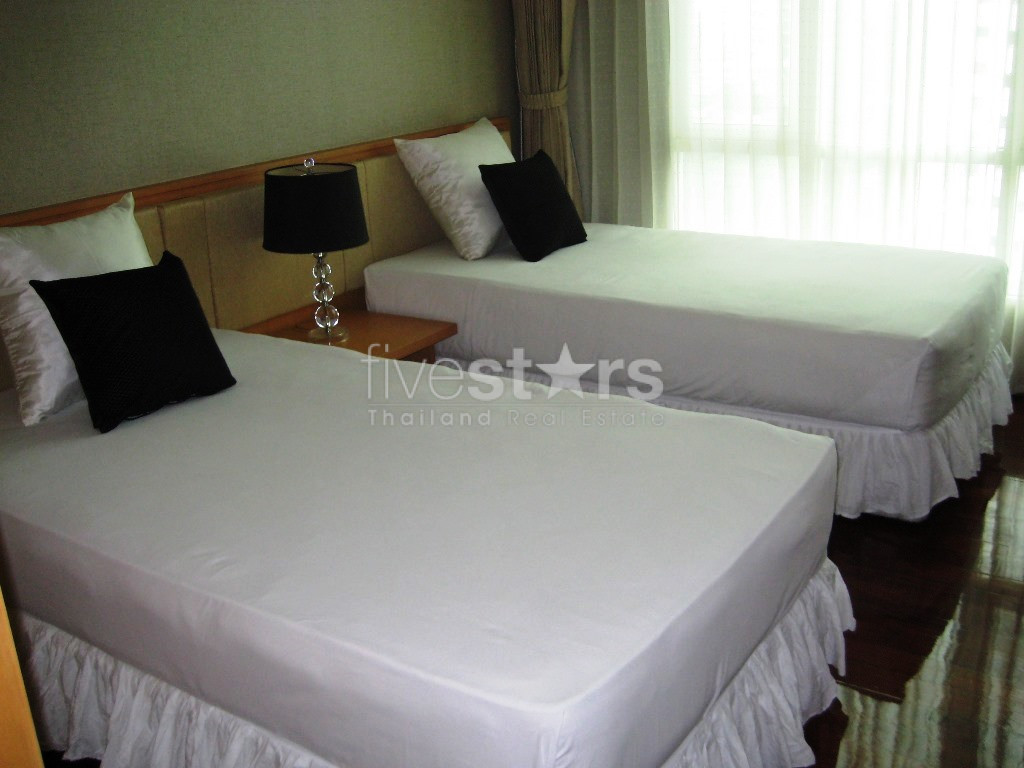 3 bedroom condo for rent on Phrom Phong, photo 6