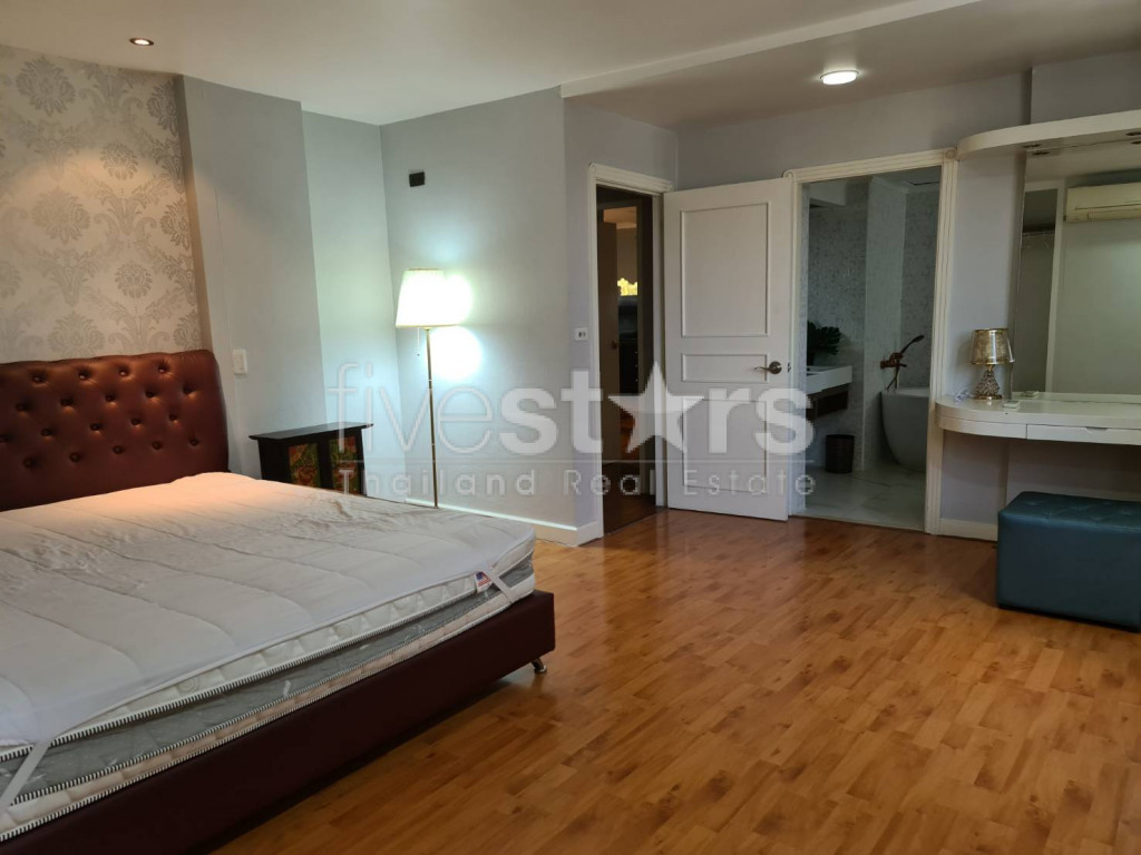 3 bedrooms condo for rent in Phromphong, photo 5