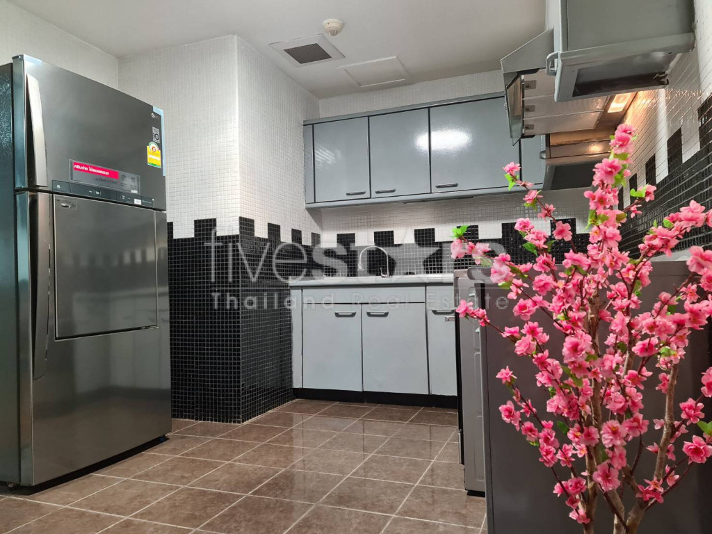 3 bedrooms condo for rent in Phromphong, photo 10